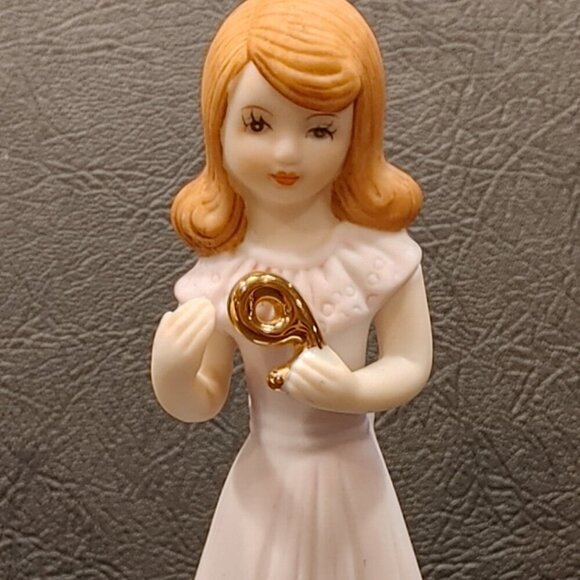 Enesco Growing Up Girls “Age 9” Porcelain Figurine - Picture 2 of 6